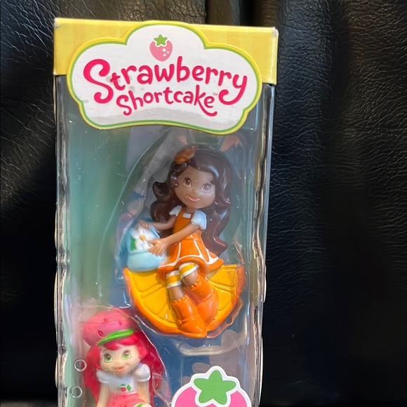 Strawberry Shortcake Doll Set - Picture 2 of 5
